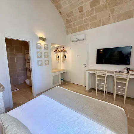 Vittorio Emanuele Charming Suites-3