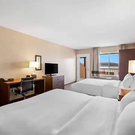 Comfort Inn & Suites Munising-Lakefront-2
