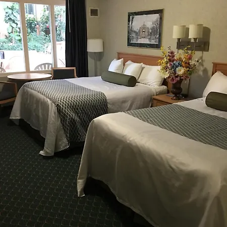 Travelodge By Wyndham Winnipeg East-3