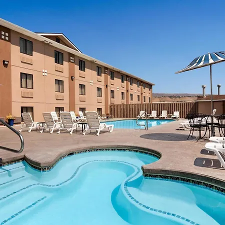 Quality Inn Wenatchee-Leavenworth-2