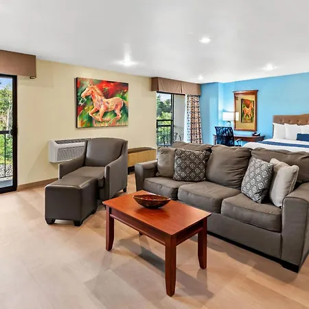 Baymont By Wyndham Yakima Riverfront-3