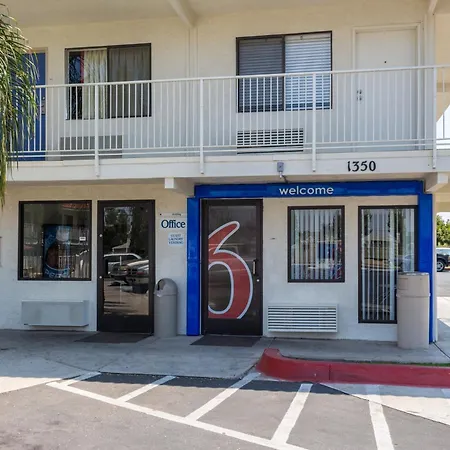 Motel 6 Bakersfield, Ca - Convention Center-2