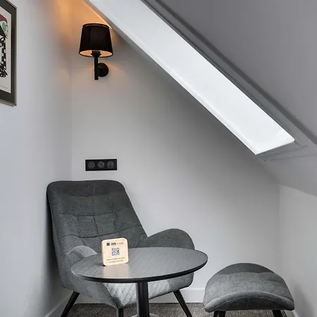 Ibis Styles Paris Cadet Lafayette-3
