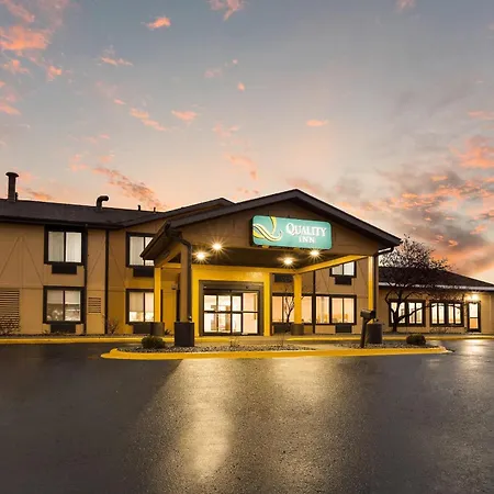 Quality Inn Marquette-3