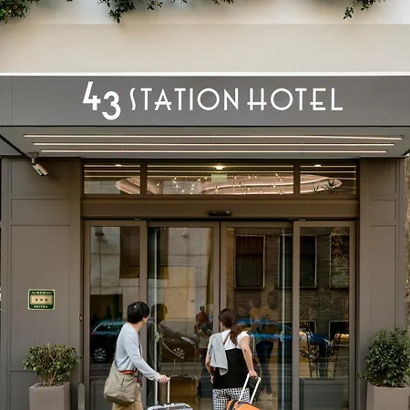 43 Station Hotel-2
