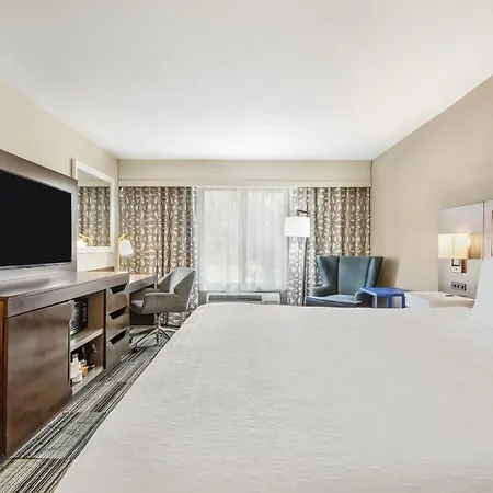 Hampton Inn & Suites Tulare-3