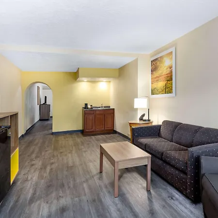 Days Inn & Suites By Wyndham Clovis-2