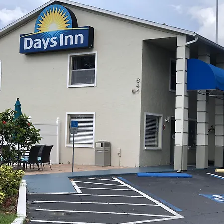 Days Inn By Wyndham Bradenton I-75-3