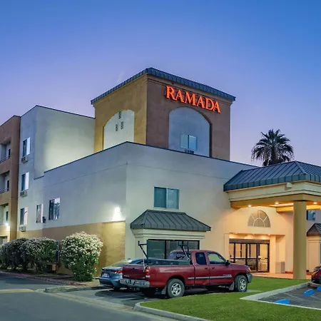 Ramada By Wyndham Bakersfield-2