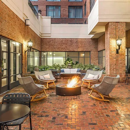 Sheraton Suites Old Town Alexandria-3