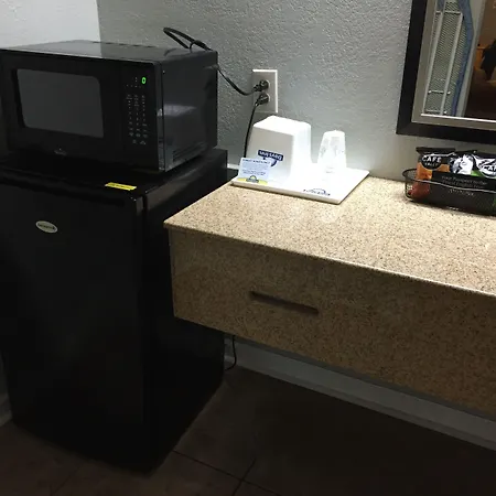 Days Inn By Wyndham New Braunfels-2