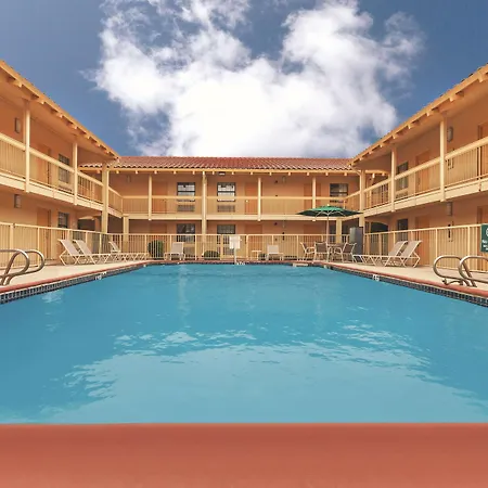 La Quinta Inn By Wyndham Midland-3
