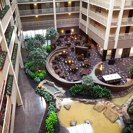 Embassy Suites By Hilton Philadelphia Airport-3