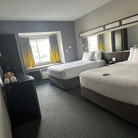Microtel Inn & Suites By Wyndham Quincy Downtown - River Area-3
