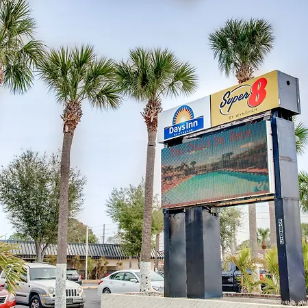 Days Inn By Wyndham St. Petersburg / Tampa Bay Area-3