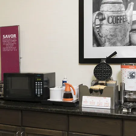 Hampton Inn Milwaukee Northwest-3