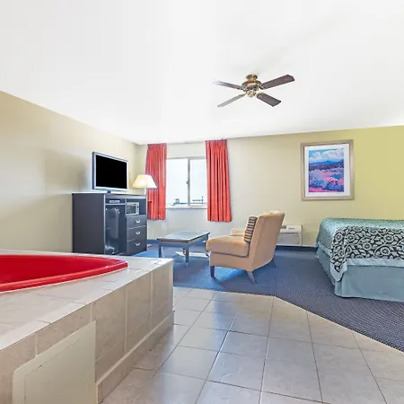 Days Inn By Wyndham Pueblo-3
