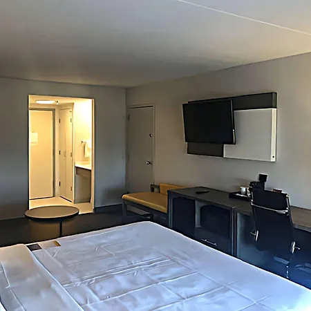 Comfort Inn & Suites Buffalo Airport-3