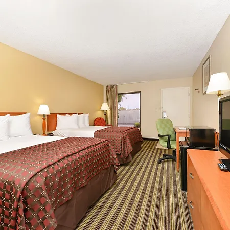 Quality Inn At The Mall - Valdosta-3