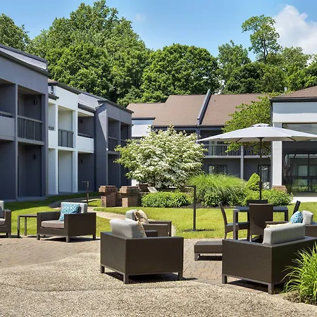 Courtyard By Marriott Poughkeepsie-3