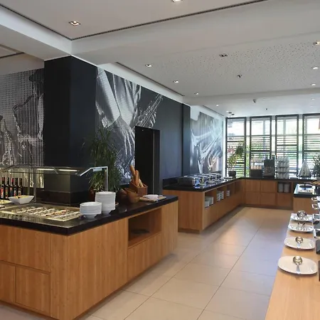 Courtyard By Marriott Wiesbaden-Nordenstadt-2