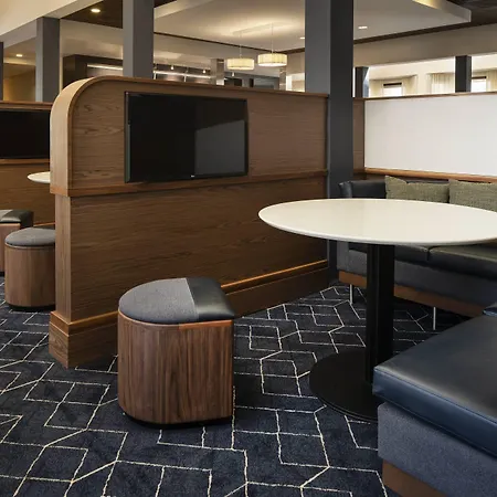 Courtyard By Marriott Palm Springs-2