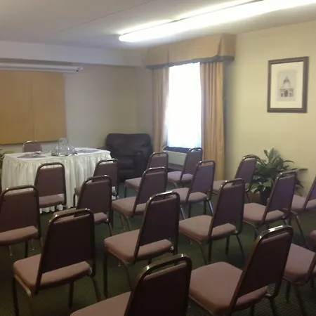 Comfort Inn & Suites Peterborough Kawarthas-2