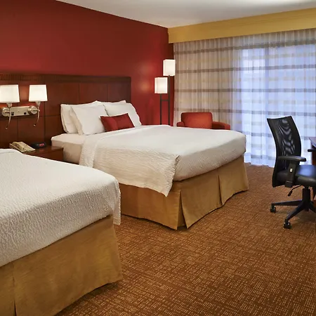 Courtyard By Marriott Detroit Troy-2