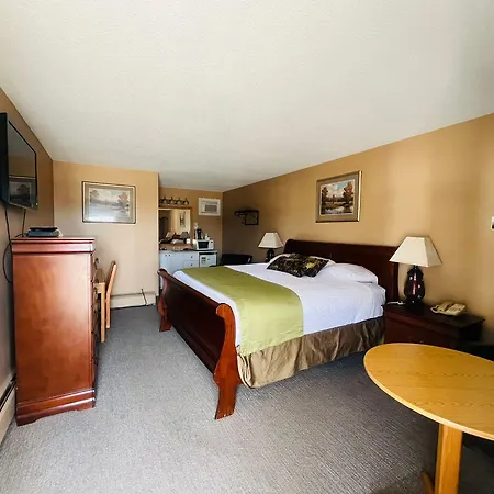 Travelodge By Wyndham Moose Jaw-2