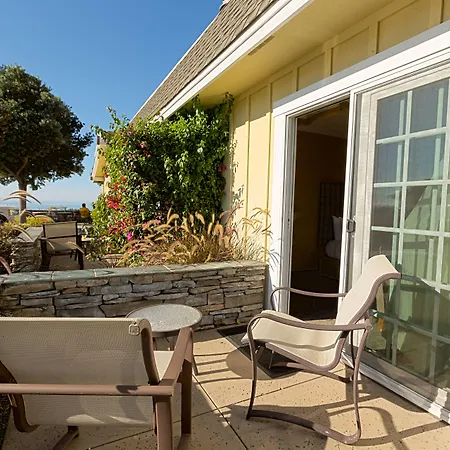 Fireside Inn On Moonstone Beach-3