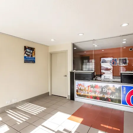 Motel 6 New Brunswick-2