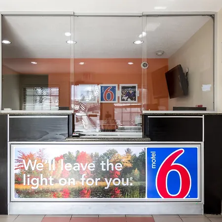 Motel 6 New Brunswick-3