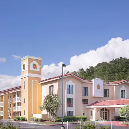Super 8 By Wyndham Austell/Six Flags-3