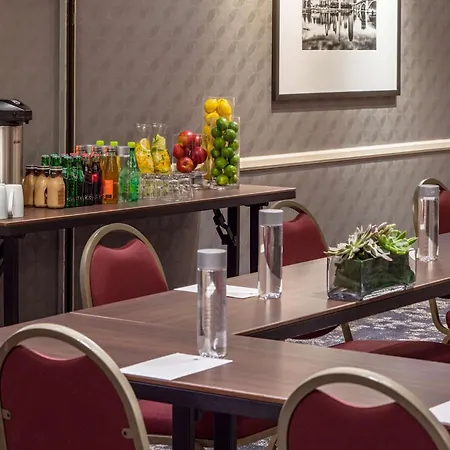Doubletree Suites By Hilton Minneapolis Downtown-3