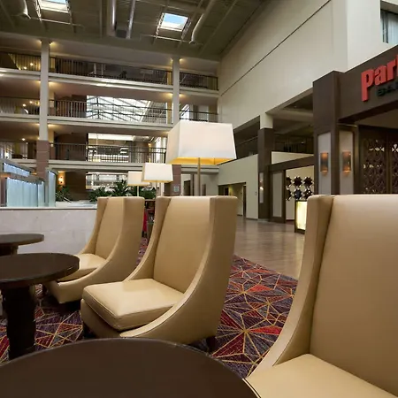 Embassy Suites Cleveland - Beachwood-3