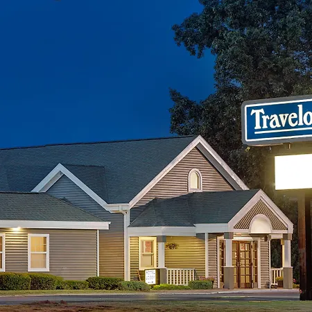 Travelodge By Wyndham Iowa City-3