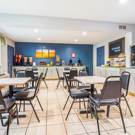 Days Inn By Wyndham Raleigh Glenwood-Crabtree-3