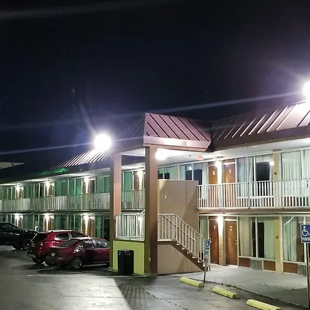 Days Inn & Suites By Wyndham Charleston Airport West-2
