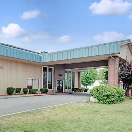 Ramada By Wyndham Spokane Valley-2