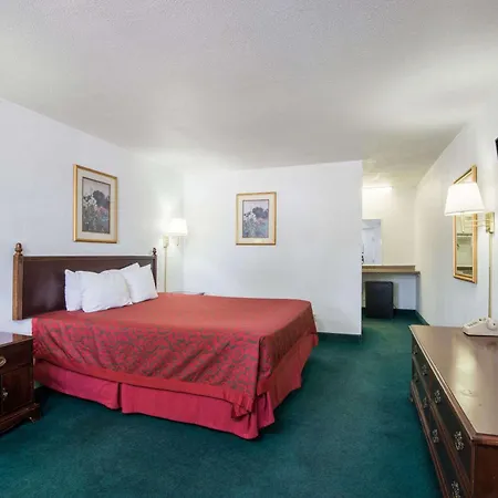 Days Inn By Wyndham Gallup-2