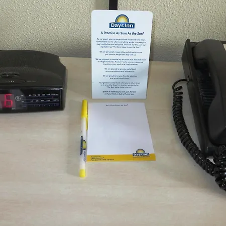 Days Inn By Wyndham Plainfield-2