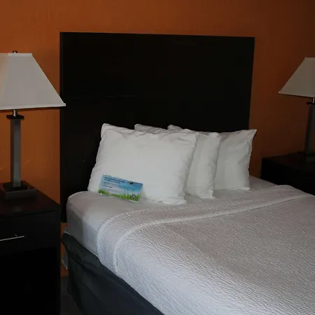 Days Inn By Wyndham Hays-3