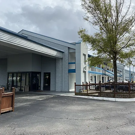 Baymont By Wyndham Wilmington-3