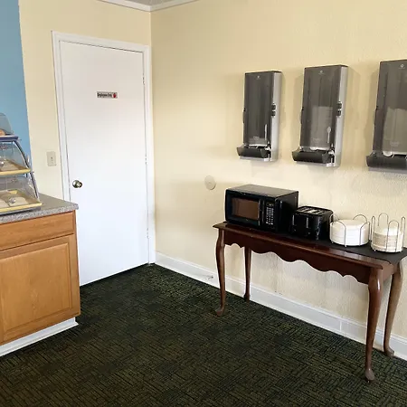 Days Inn By Wyndham Hannibal-2