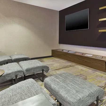 Courtyard By Marriott Secaucus Meadowlands-2