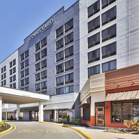 Courtyard By Marriott Secaucus Meadowlands-3