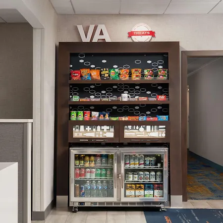 Hampton Inn Fairfax City-3