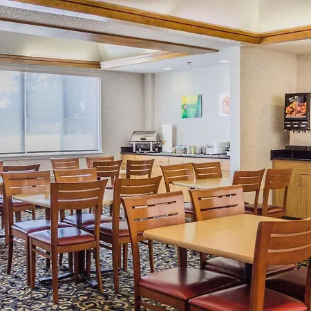 Quality Inn Port Clinton Waterfront-2