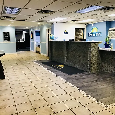 Days Inn By Wyndham Livonia Canton Detroit-2
