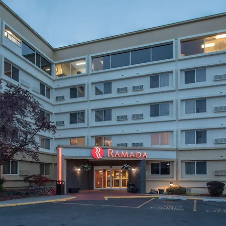 Ramada By Wyndham Downtown Spokane-2
